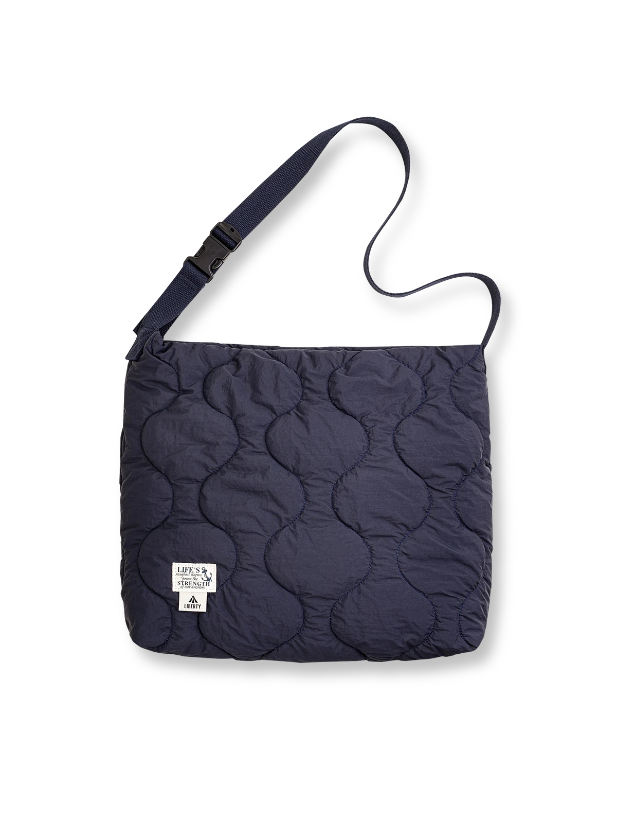 貝殻模様のキルティングが特徴の大容量雲形ナイロンバッグ