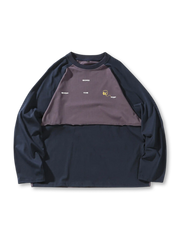 配色切り替えとロゴが特徴のコットン製ラグラン長袖Tシャツ。多用途に活躍する快適な一着。