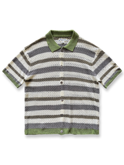 配色ストライプと透かし編みが特徴の半袖ニットカーディガン。