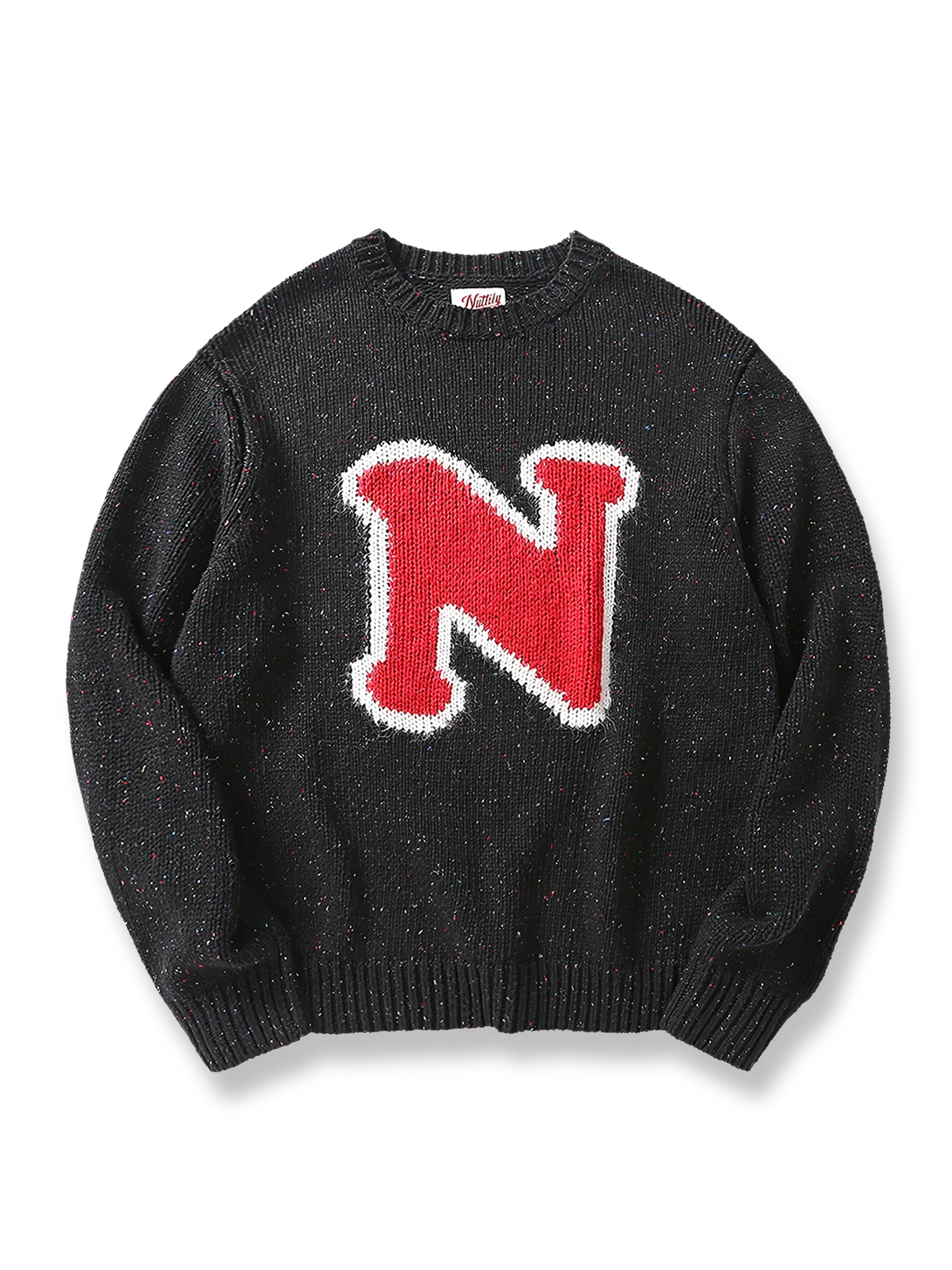 カラーネップウール混紡素材のスクール風ニットセーター。赤い「N」刺繍とリブ編みが特徴。