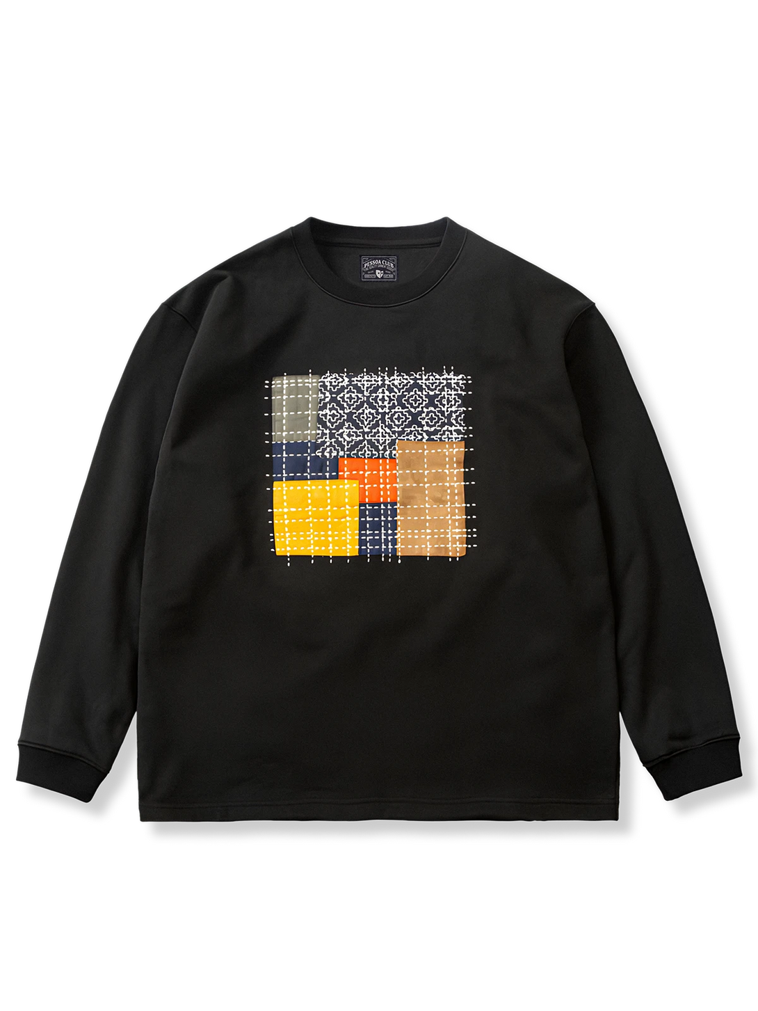 カラーブロックと刺し子刺繍を施した長袖Tシャツ。