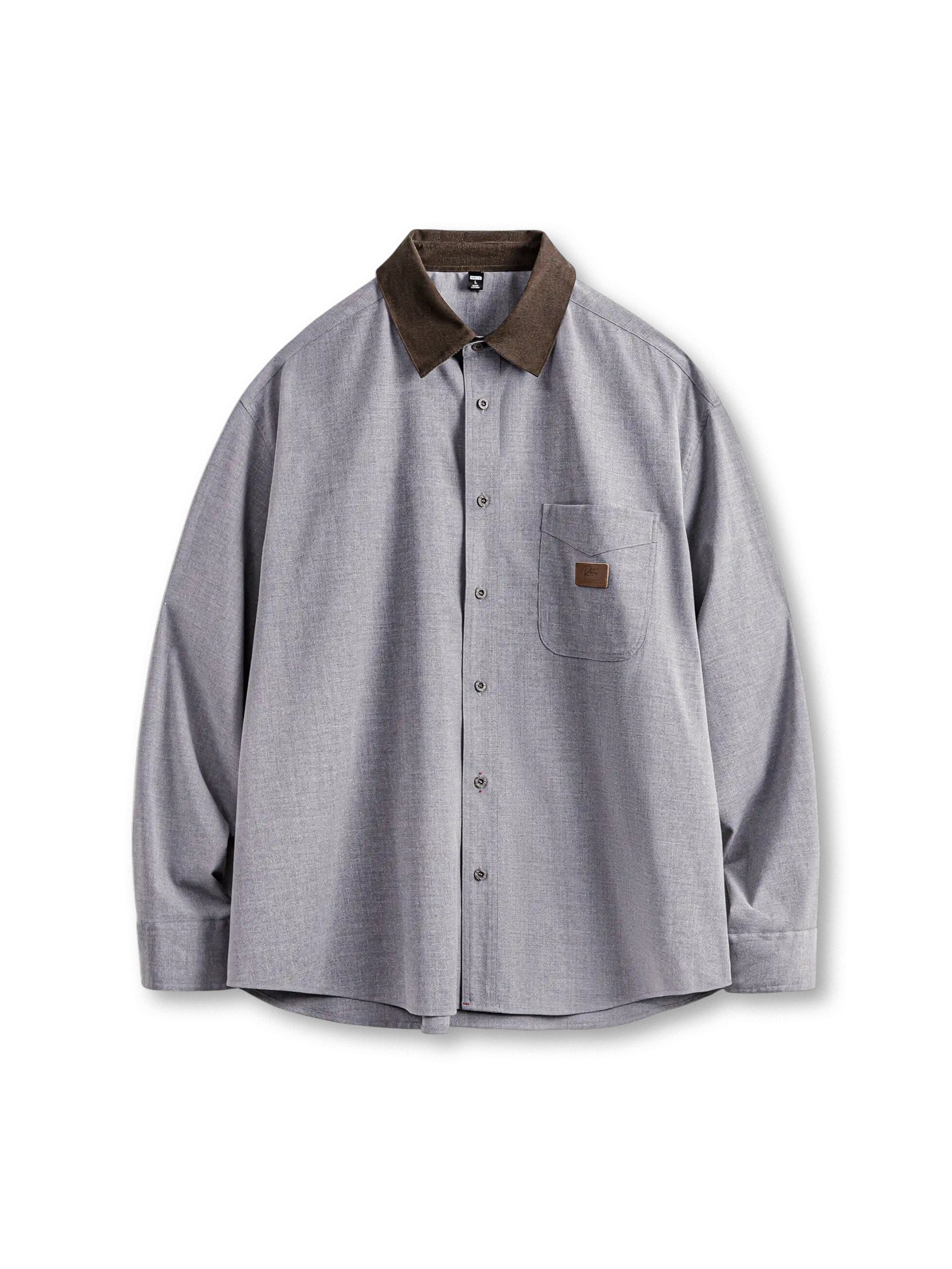 低彩度グレーの長袖シャツ、コーデュロイ切替の襟、左胸ポケットとフロントボタン仕様