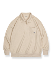 折り襟とスタンドカラーが切り替え可能なスウェットシャツ