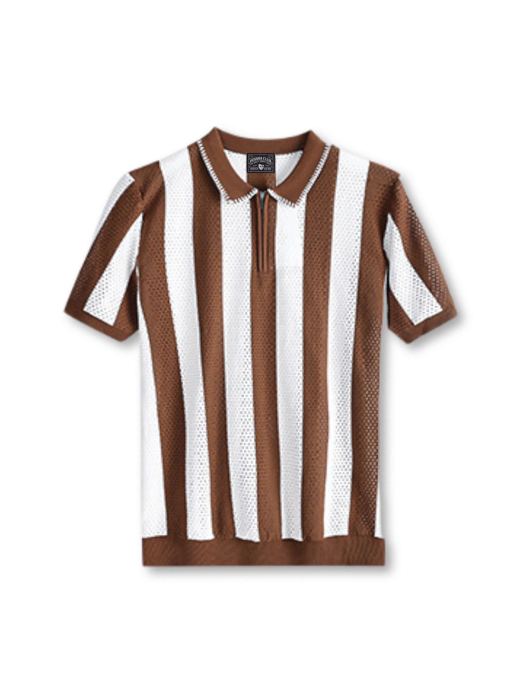 冷感レーヨンニットポロシャツの全身ビュー、アイレット編みとリブ衿ディテールを強調。