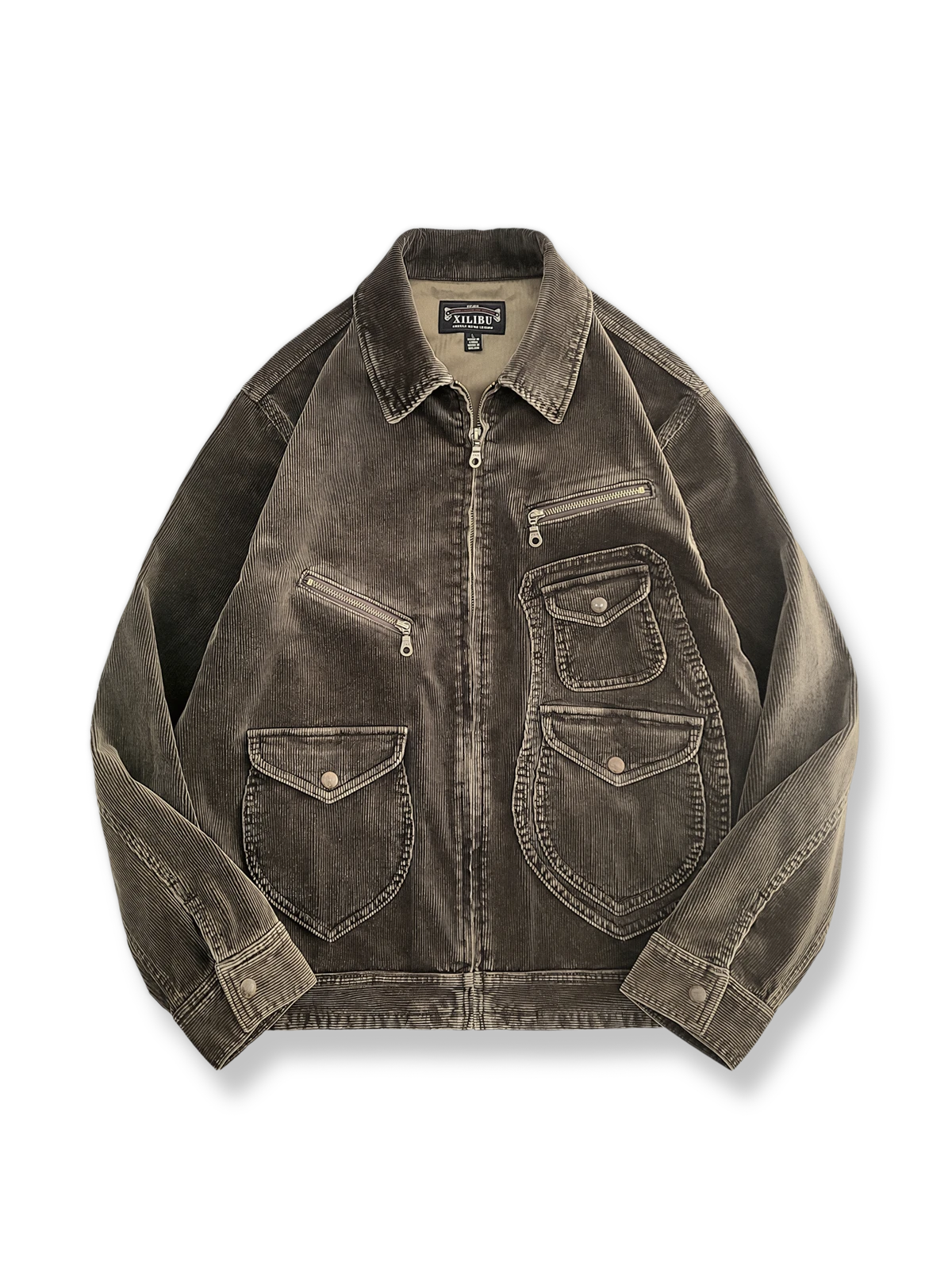 細畝コーデュロイ素材のマルチポケット付きテーラードジャケット。