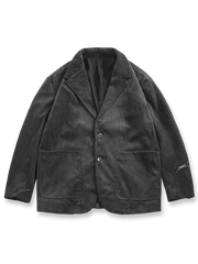 太い畝のコーデュロイストライプが特徴のジャケット。