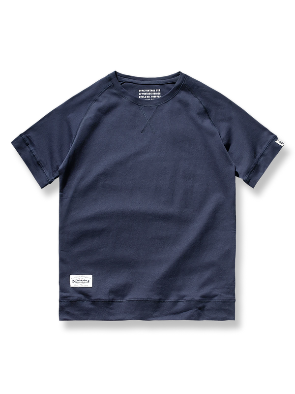５色展開のシンプルなクルーネック半袖Tシャツ。