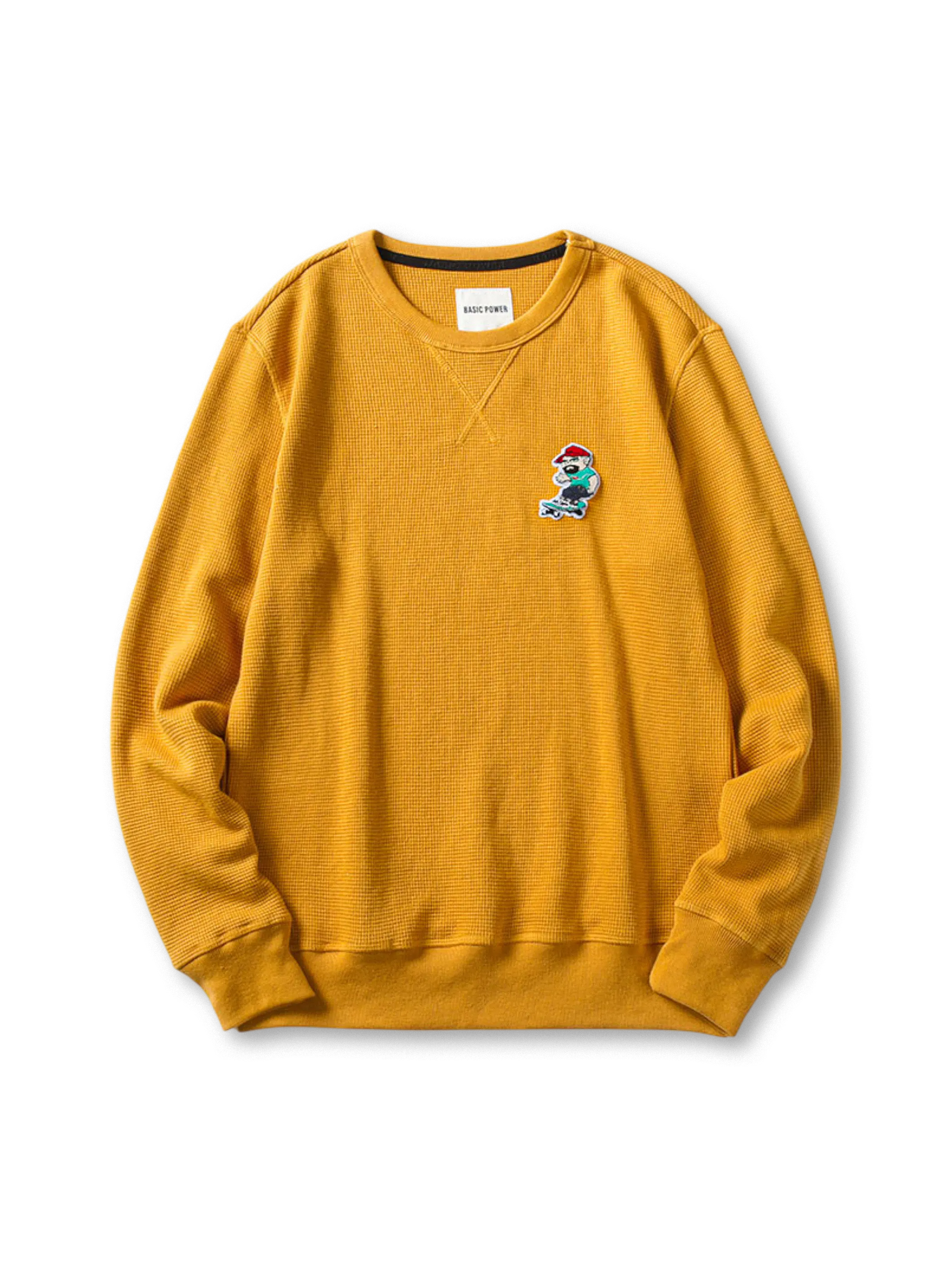 胸元ワッペンとウォッシュ加工が特徴の柔らかい裏毛素材スウェット。耐久性があり多用途に活躍。