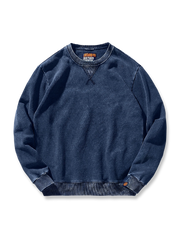 ヴィンテージ風ウォッシュ加工を施した丸首スウェットの全体とリブディテールを写した写真