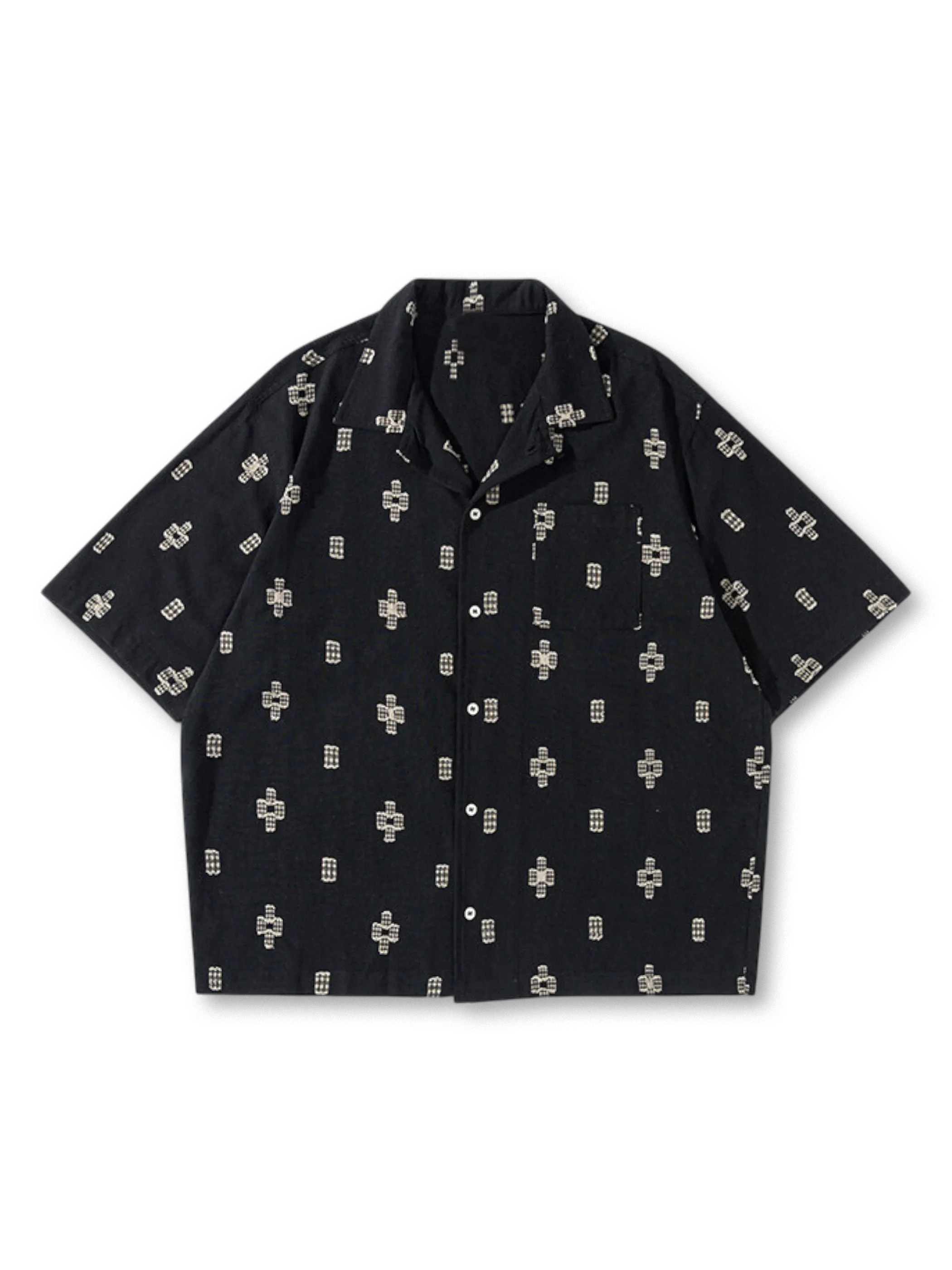 胸元と背面にクロス刺繍を配したヴィンテージ風ウォッシュ加工の開襟リラックスシャツ