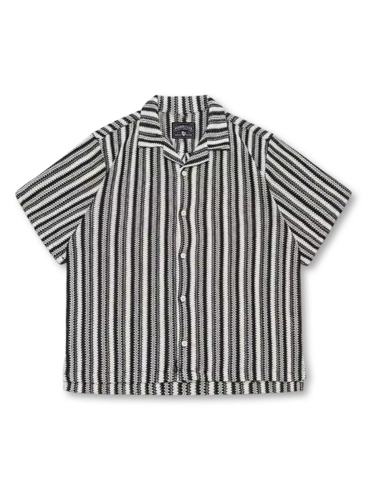 キューバカラーと縦ストライプ柄が特徴の通気性に優れた夏用シャツ