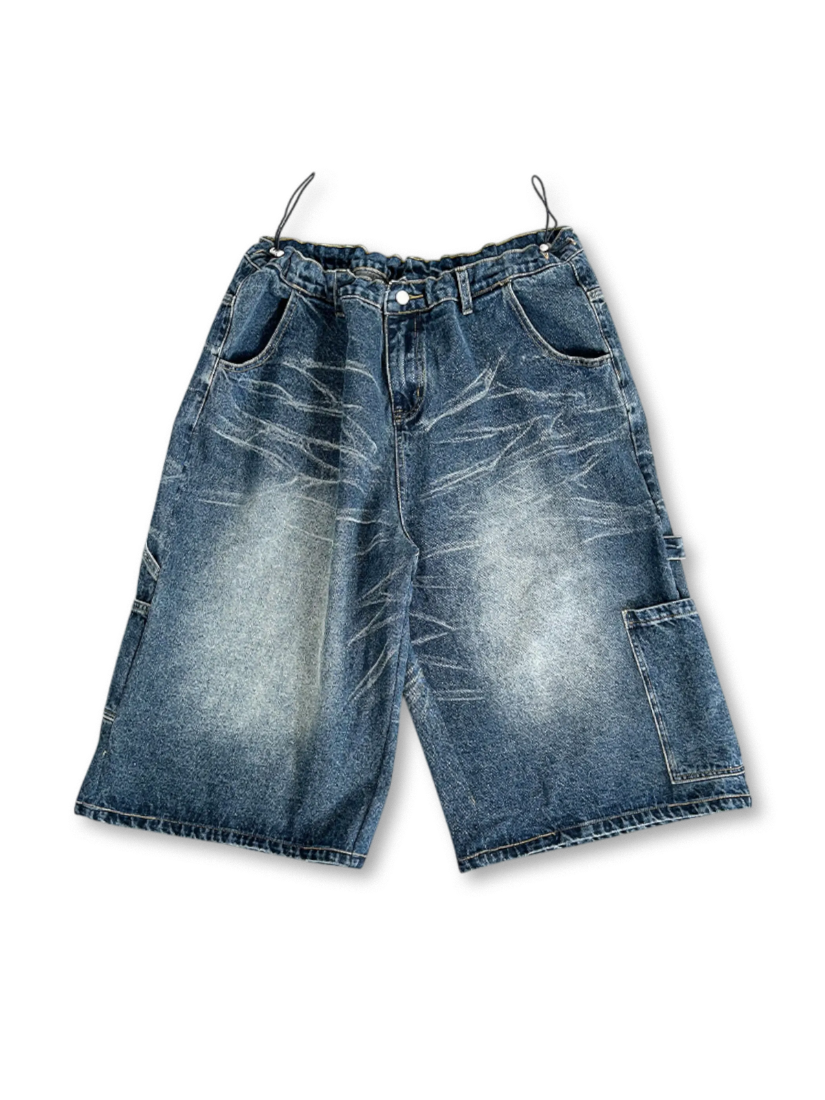 ヴィンテージ風の色落ち加工が特徴の七分丈デニムカーゴショーツ
