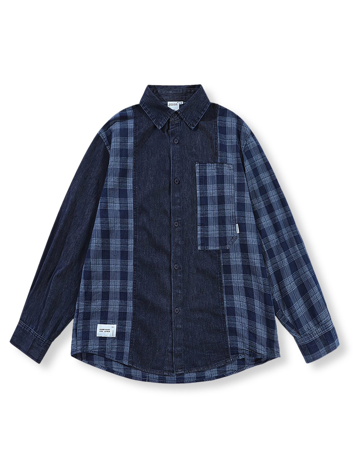 デニムとチェック柄のパッチワークが特徴のレギュラーフィット長袖シャツ。
