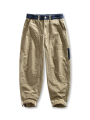 インディゴデニム切替と補強パッチが特徴のカーゴジョガーパンツ、実用性とヴィンテージ感を両立