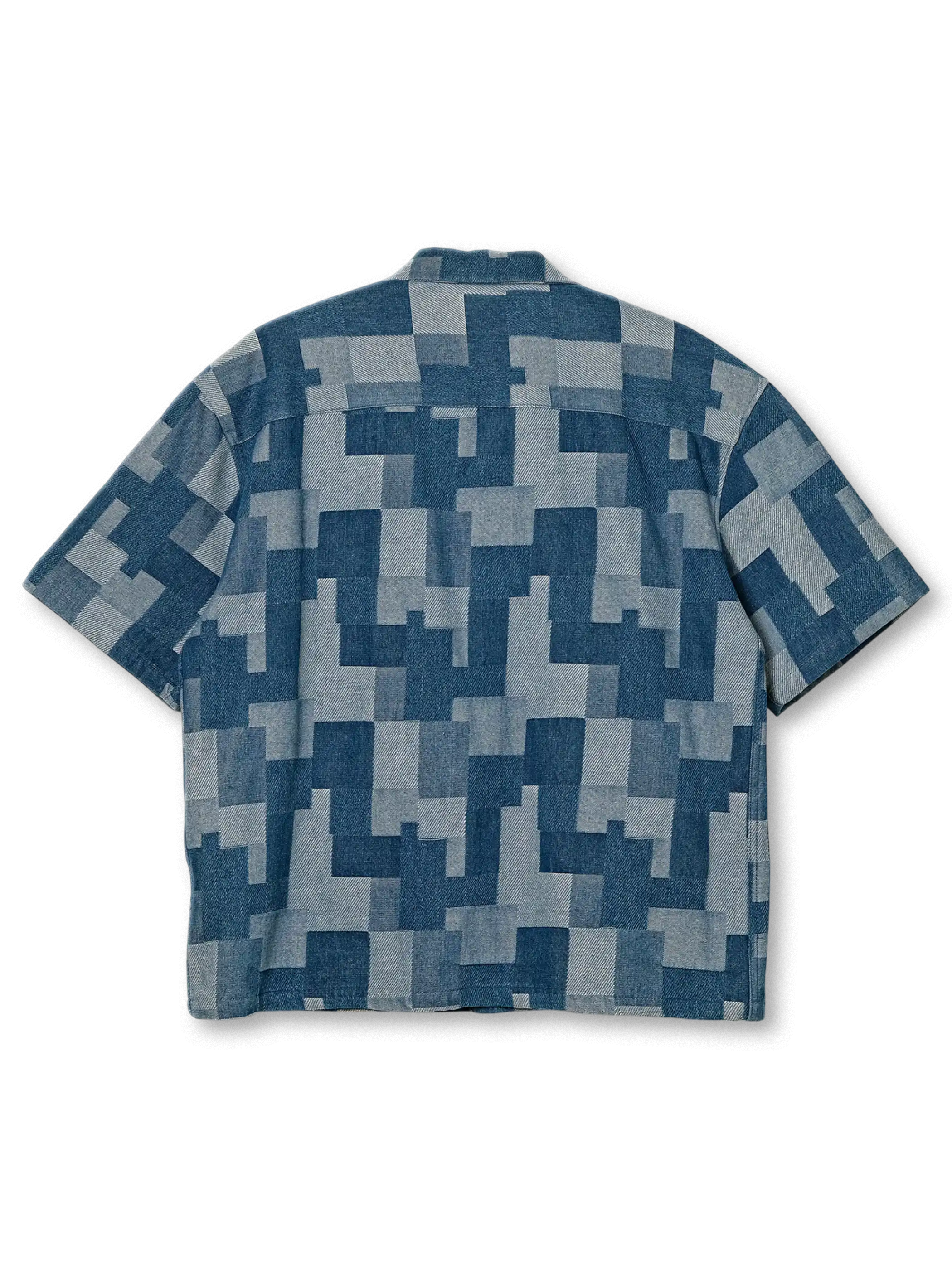 デニムパッチワークウォッシュドシャツ全体像