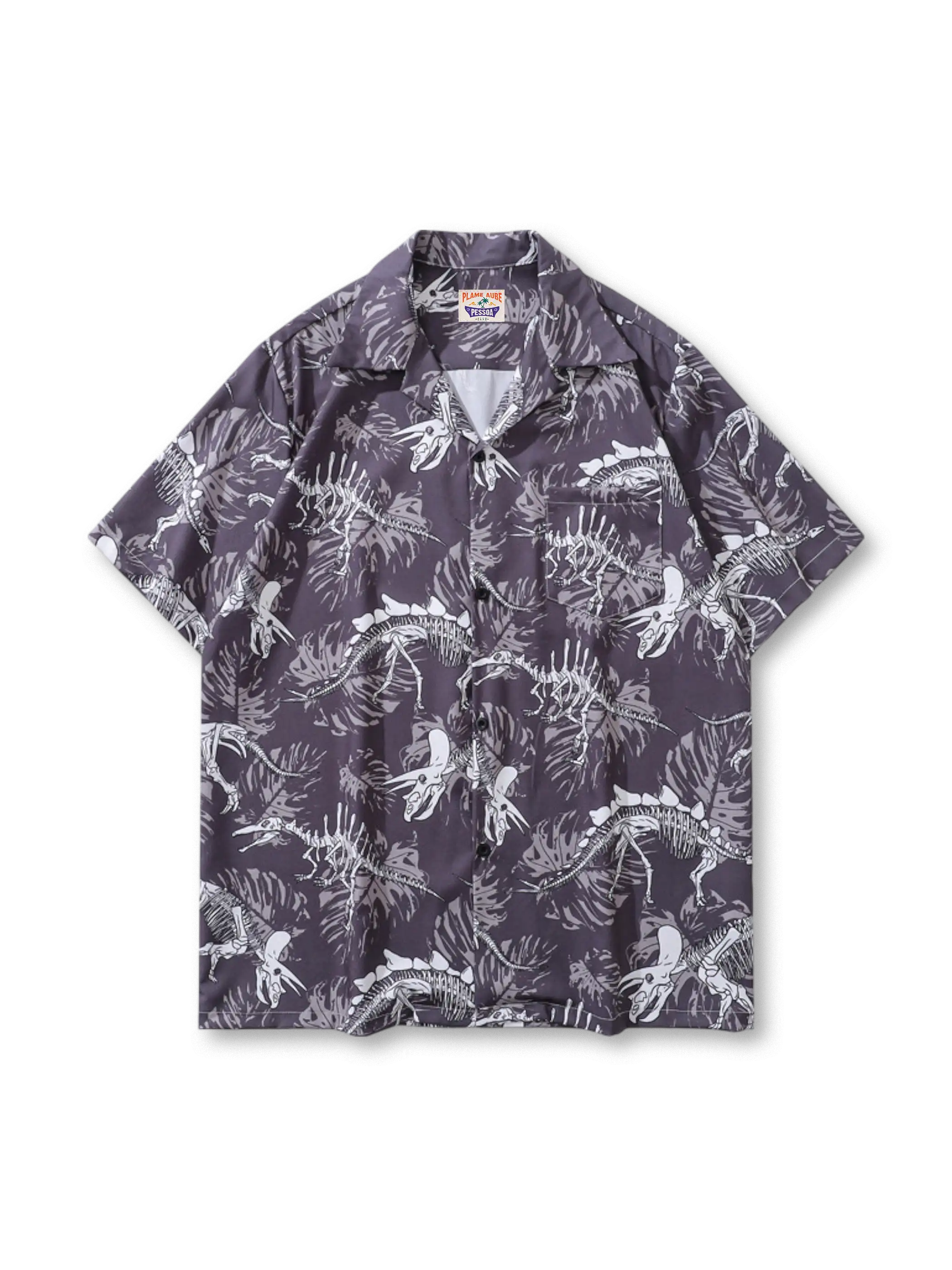 ダイナソースケルトンキューバシャツの全身ビュー、恐竜骨格プリントとオープンカラーを強調。