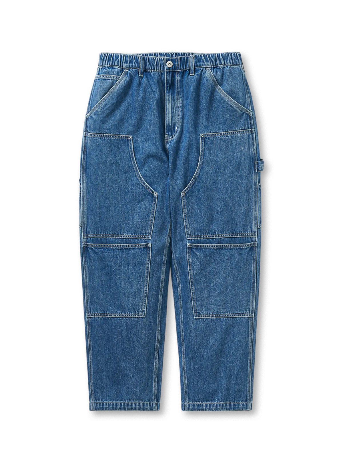 19世紀末の伐木パンツに着想を得たワイドレッグデニム。膝のダブルパッチと多機能ポケットが特徴の耐久性抜群パンツ。