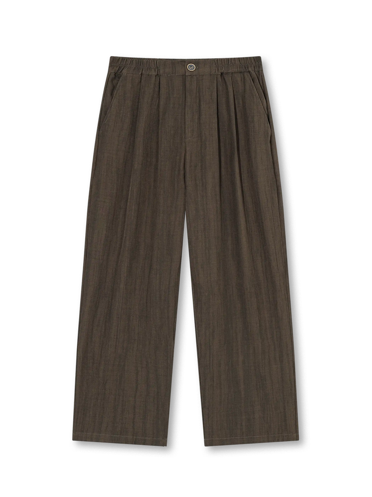 波状プリーツと薄手ポリエステル素材が特徴のリラックスシルエットパンツ、大容量ポケット付き