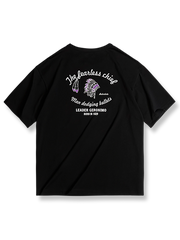 鷹の羽冠モチーフをプリントしたTシャツ