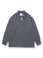 エルボーパッチと折り返し襟が特徴のブルーストライプ長袖Tシャツ