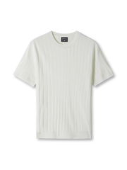 ELITEXリブニットショートスリーブTシャツの全身ビュー、立体的なリブ編みと滑らかな光沢を強調。