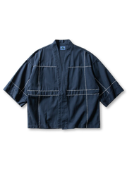 刺繍グリッドはんてんカーディガンシャツの全身ビュー、はんてん開襟とグリッド刺繍ディテールを強調。