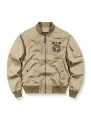 刺繍バッジ入りのライトウェイトコットンジャケット