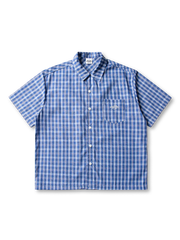 刺繍ポケットと五分袖が特徴のチェック柄シャツ