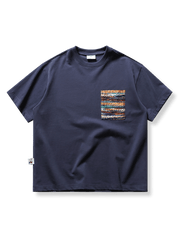 エスニック柄ポケット付き半袖Tシャツの胸元が見える商品画像