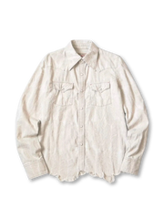 フェザー刺繍が特徴のホワイトデニムシャツ、洗い加工で柔らかく風合い豊かなルーズフィットデザイン