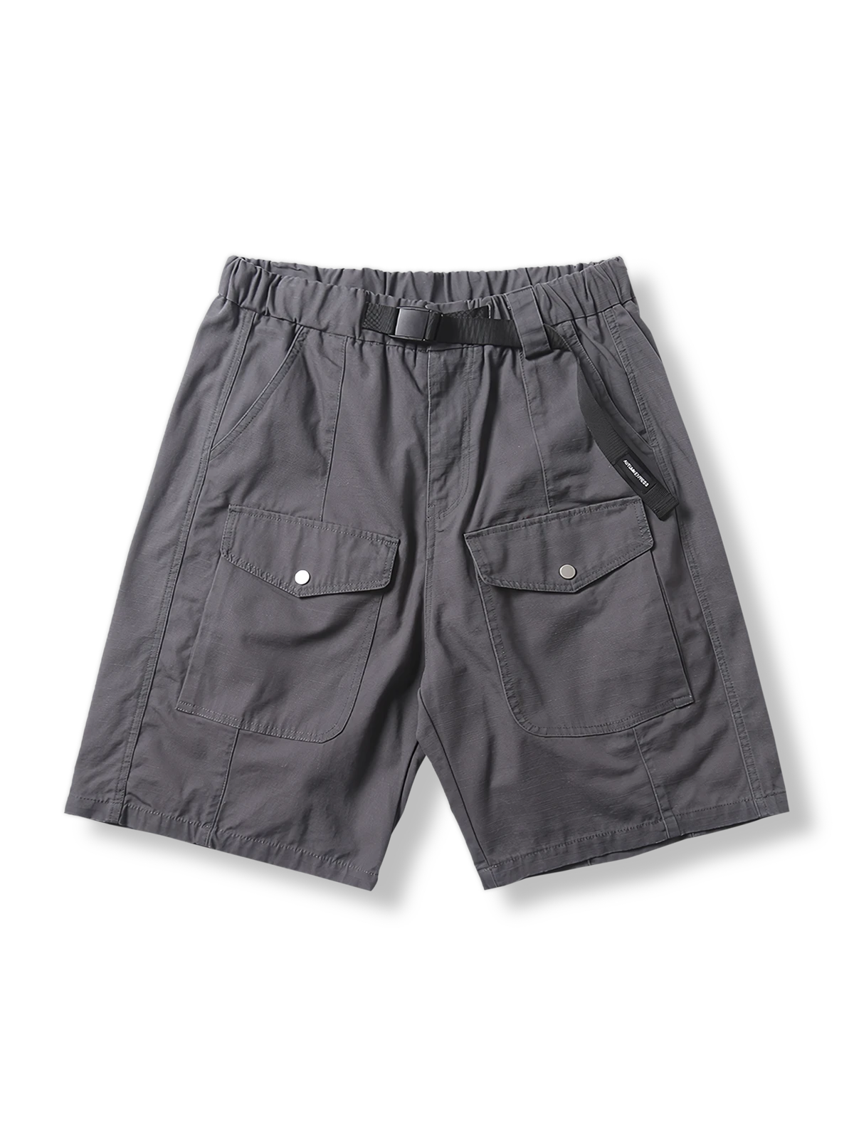 マルチポケットとバックルが特徴のフィッシャーマン五分丈ショートパンツ