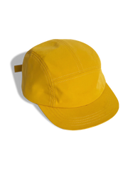 マスタード、オレンジ、ブラック、カーキ、ピンクの5色展開フラットバイザー5パネルコットンキャップ