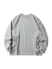 20世紀中期のアメリカンワークウェア風、胸とウエストに大容量スプライスポケット付きのTシャツ。ルーズフィットで動きやすい。