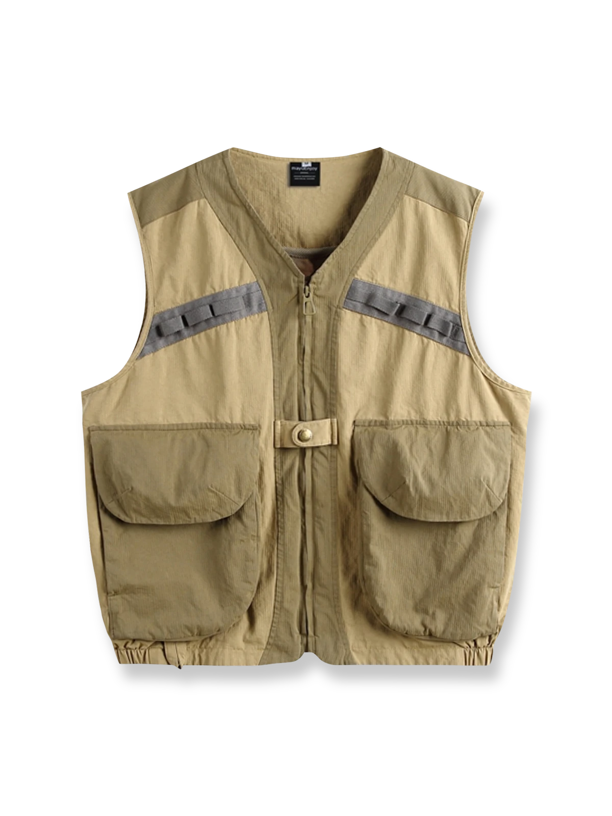 機能性タクティカルベストの全体正面画像、タクティカルウェビングと大容量ポケットのディテール。