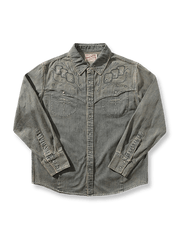 「ギャンブラー」刺繍とジグザグステッチが映えるウォッシュドデニムのウエスタンシャツ