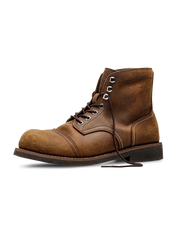 クレイジーホースレザー製アッパーと無骨なデザイン、グリップ力高いソールのアイアンレンジャーワークブーツ