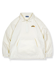 ハーフジップとスタンドカラーを備えたベージュのスウェットジャケット