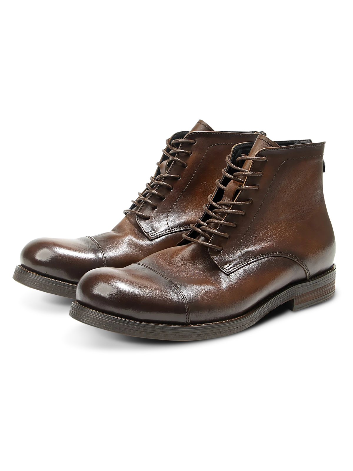 樹脂加工で深みのある光沢を持つハンドポリッシュ本革ブーツ