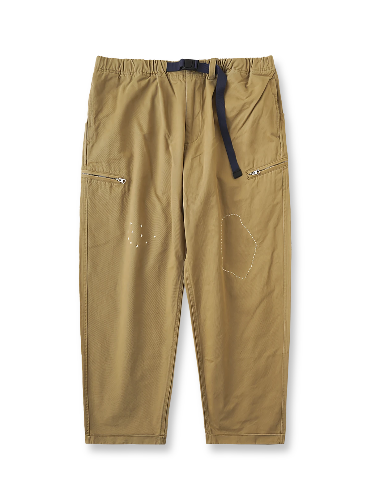 ハンド刺し子テーパードパンツの全体正面画像、刺し子刺繍と多機能ポケットのディテール。