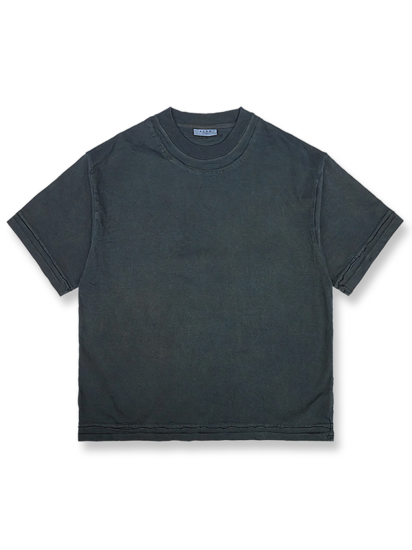 手染め植物染めTシャツの正面が見える商品画像