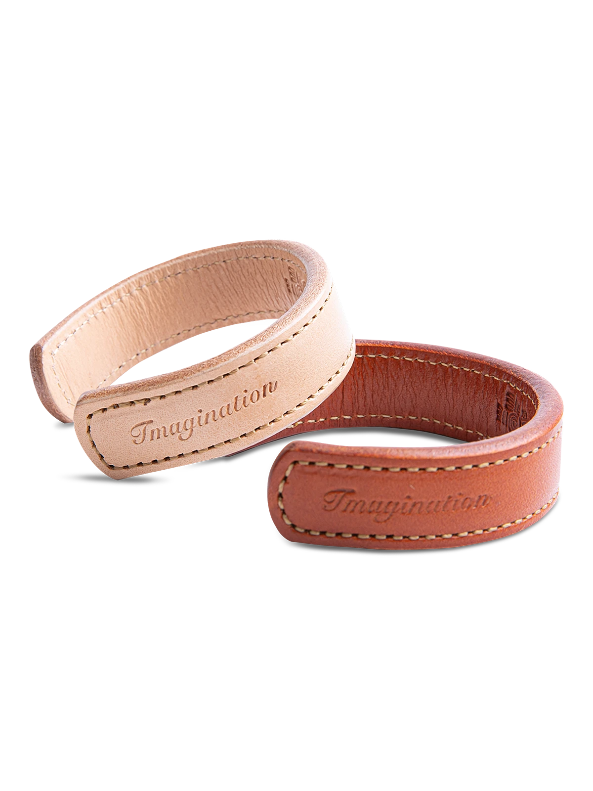 伝統鞣しのイタリアンレザー使用、職人手作りの唯一無二レザーバングル