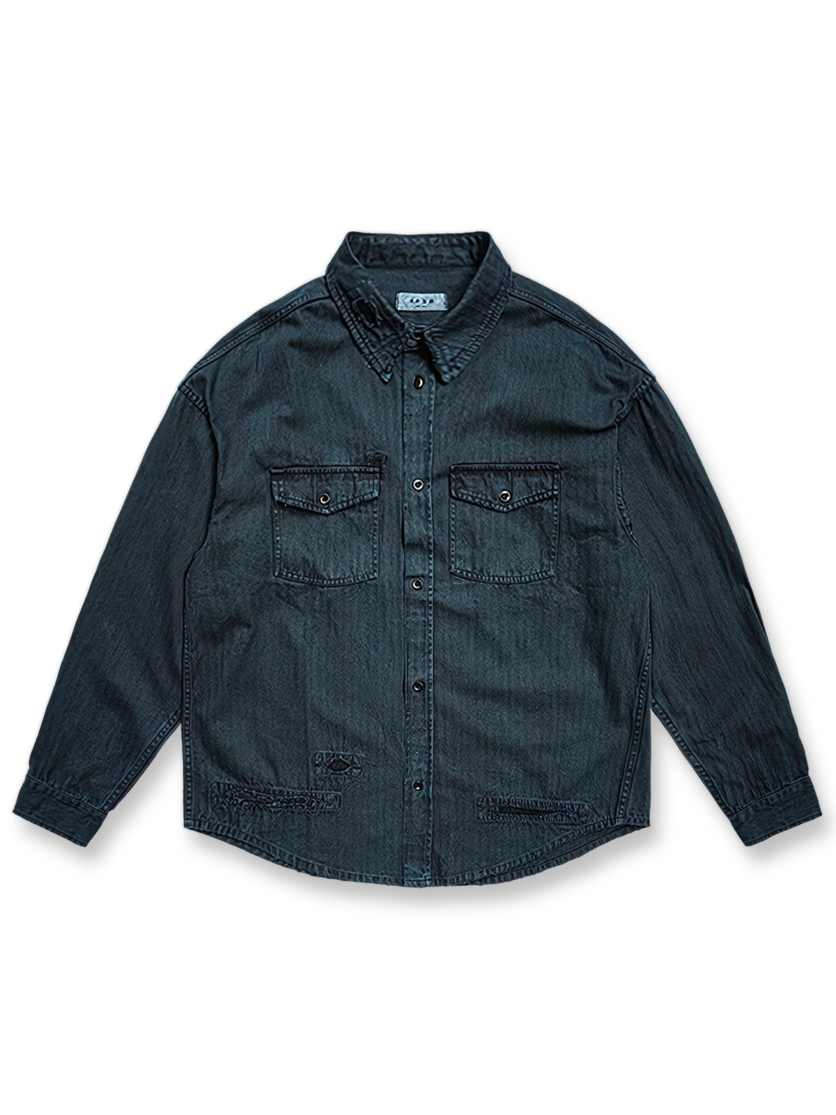 植物染めのインディゴブルーとパッチワーク、ヘリンボーンツイル生地を組み合わせた手作り長袖シャツ。