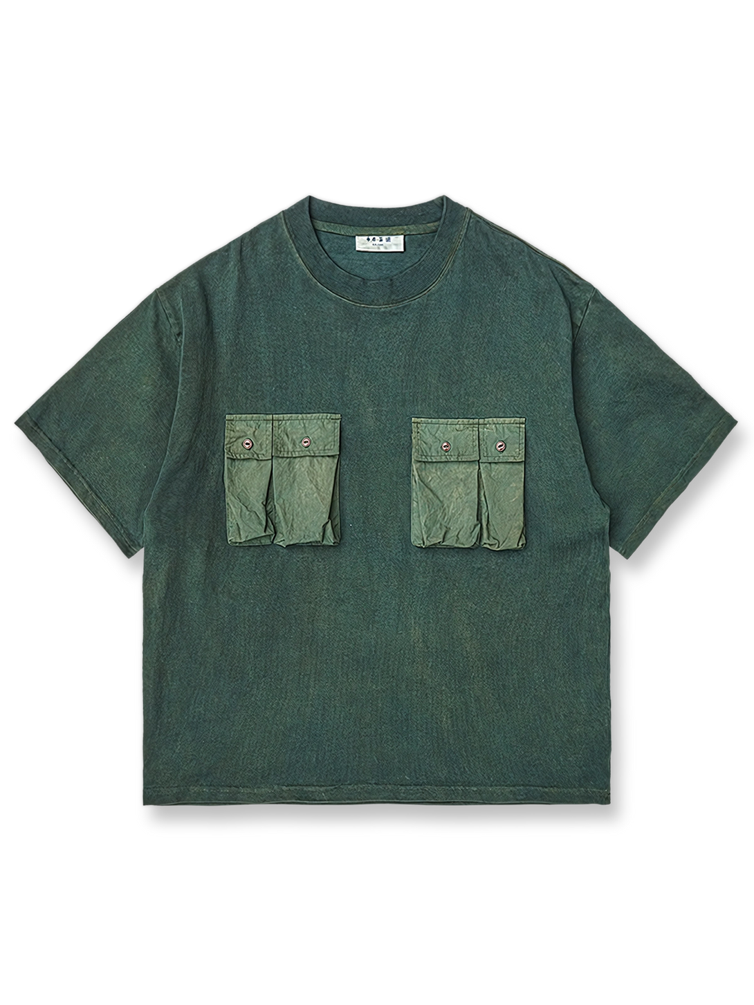 四つのポケットと植物染めの風合いが際立つ半袖Tシャツの商品画像