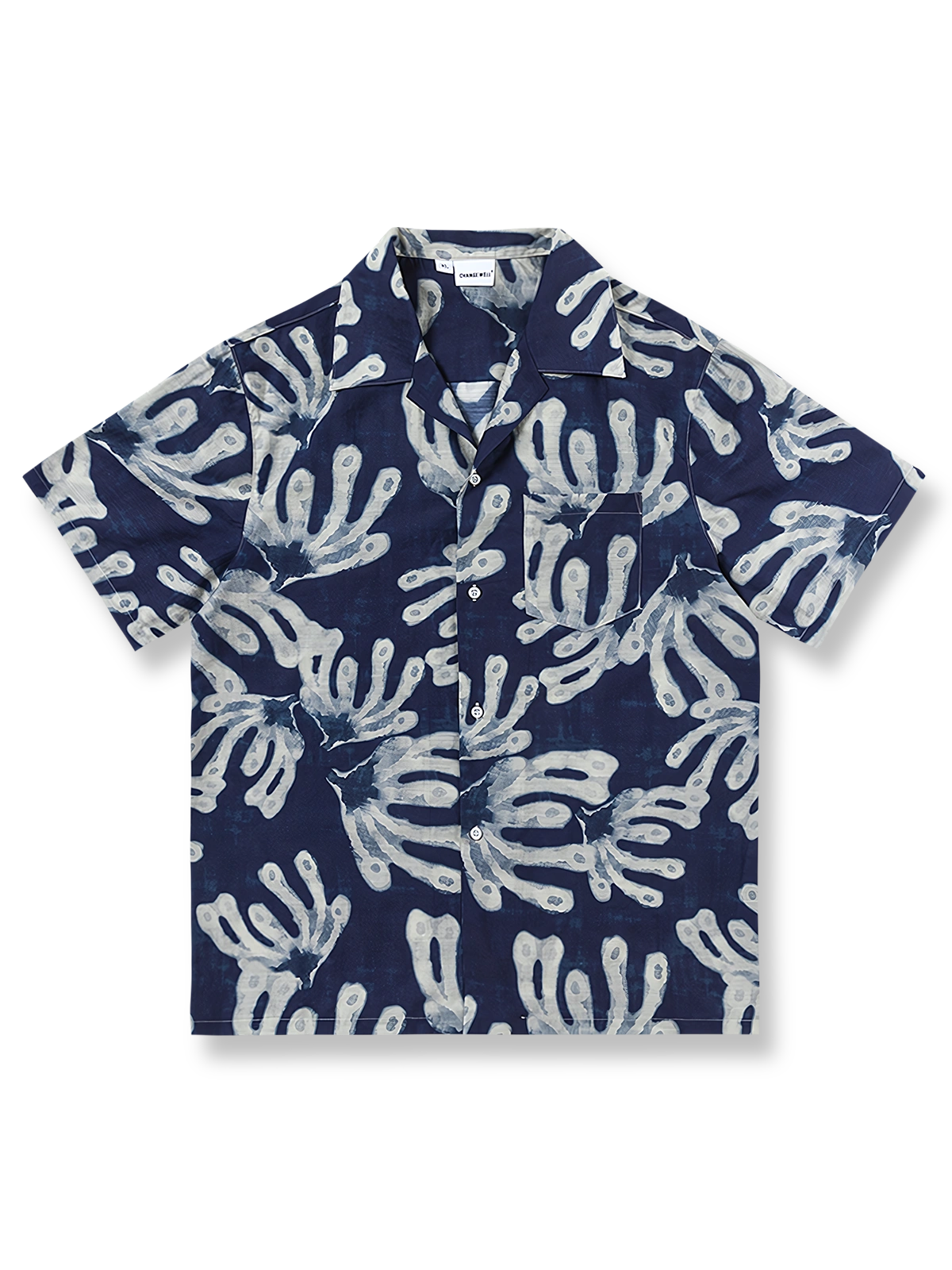 テンセル混素材とハワイアン柄が特徴の夏向けプリントシャツ