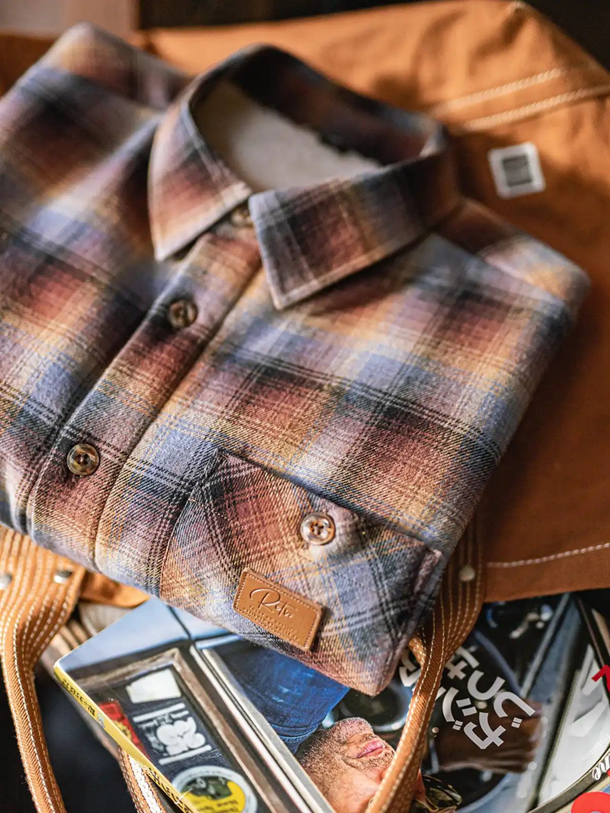 シャツの軽さにアウターの暖かさを融合させた、秋冬の新定番。
