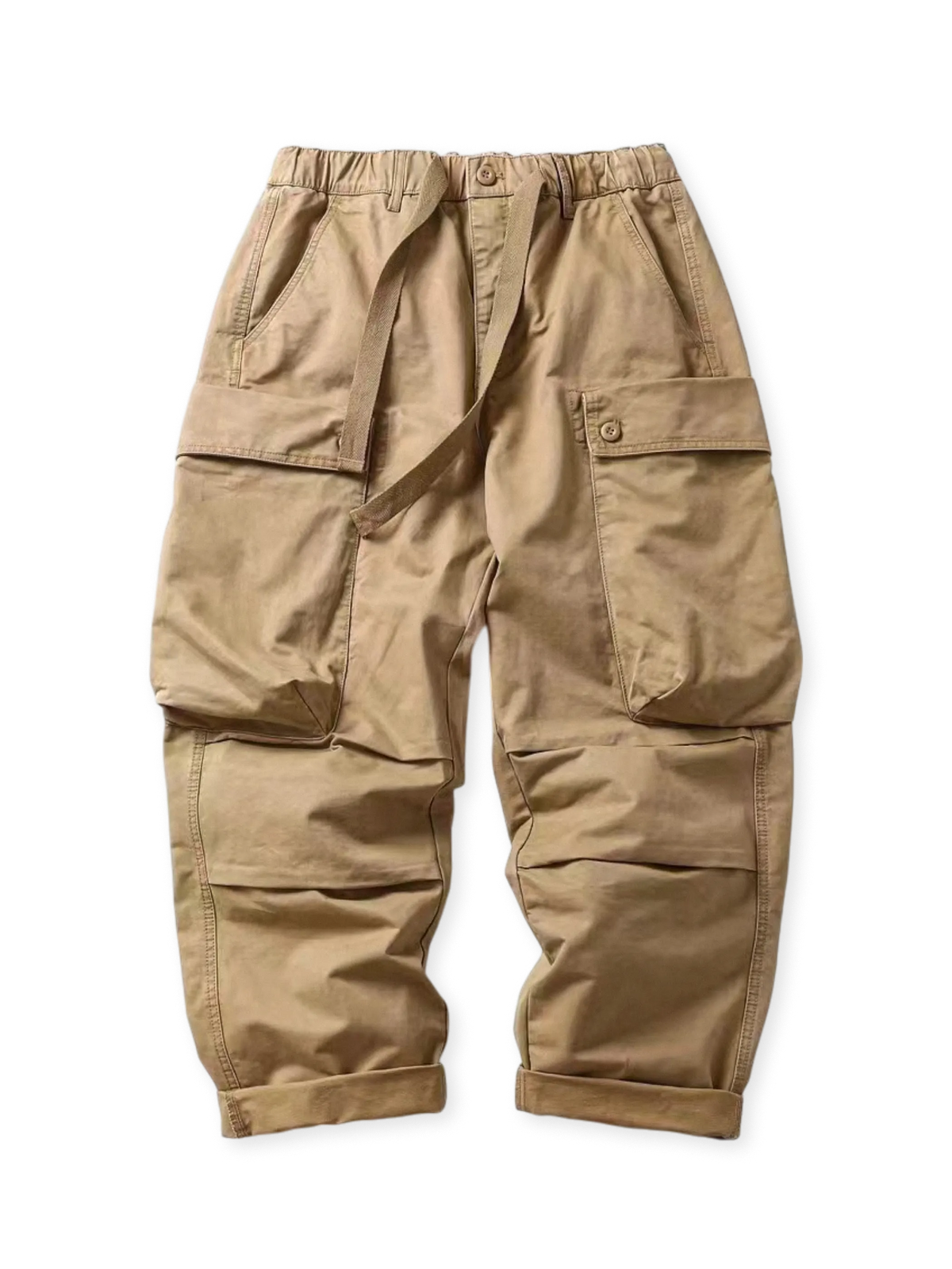 ヘビーウェイトコットンツイル生地にウォッシュ加工を施した4色展開のルーズフィット微テーパードワークパンツ。