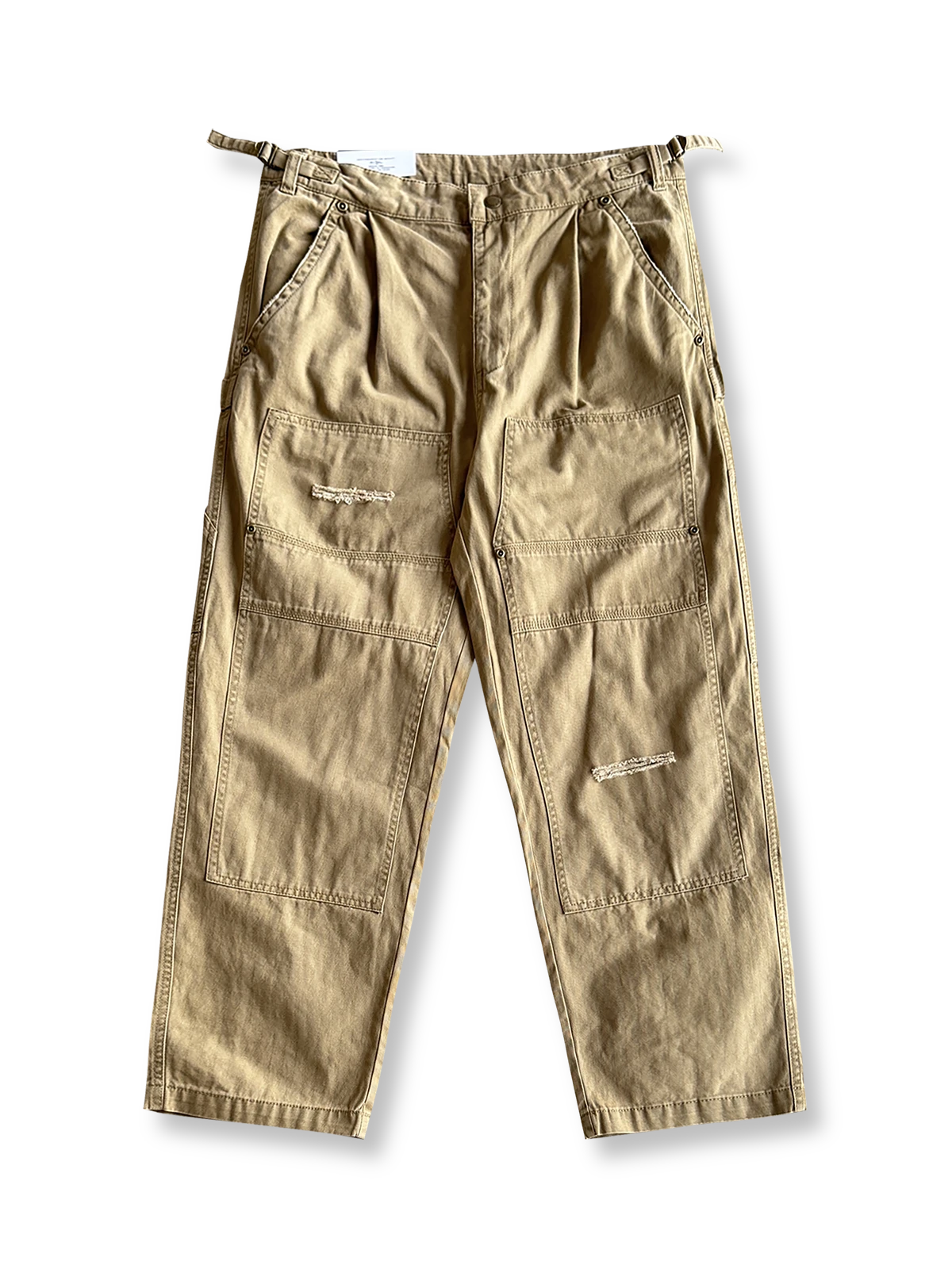 ヘビーウォッシュ加工ヘリンボーン柄ワークパンツの全体正面画像、調節バックルとパッチワークディテール。