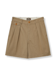 高撚コットンツイル素材のダブルプリーツ入りカーゴショーツ。