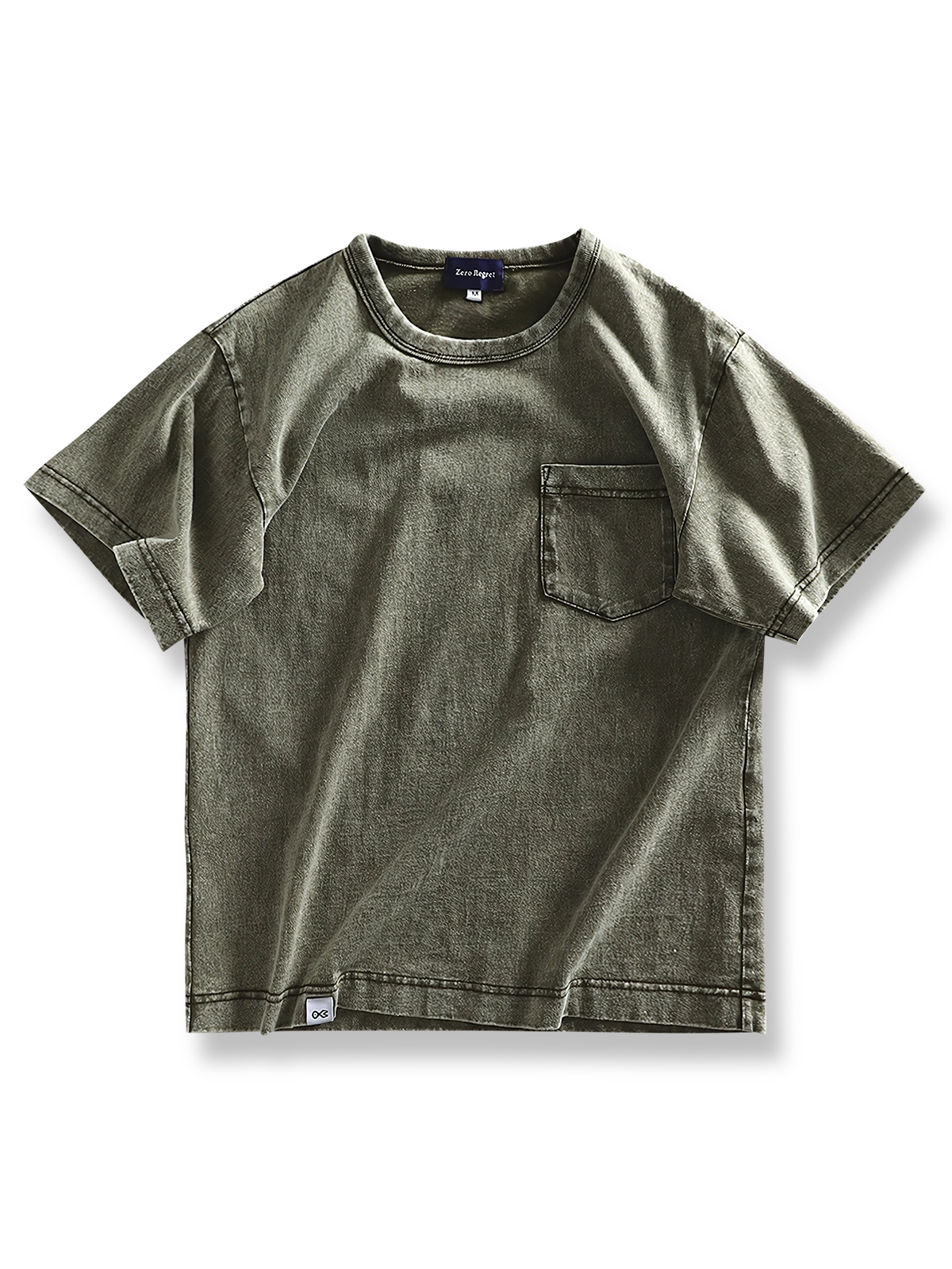 粗糸コットンとスノーウォッシュ加工が特徴のヘビーウェイトTシャツ