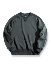 厚手コットン素材のドロップショルダークルーネックスウェットシャツ